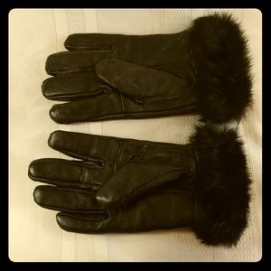 Black Leather Gloves with Fur Trim